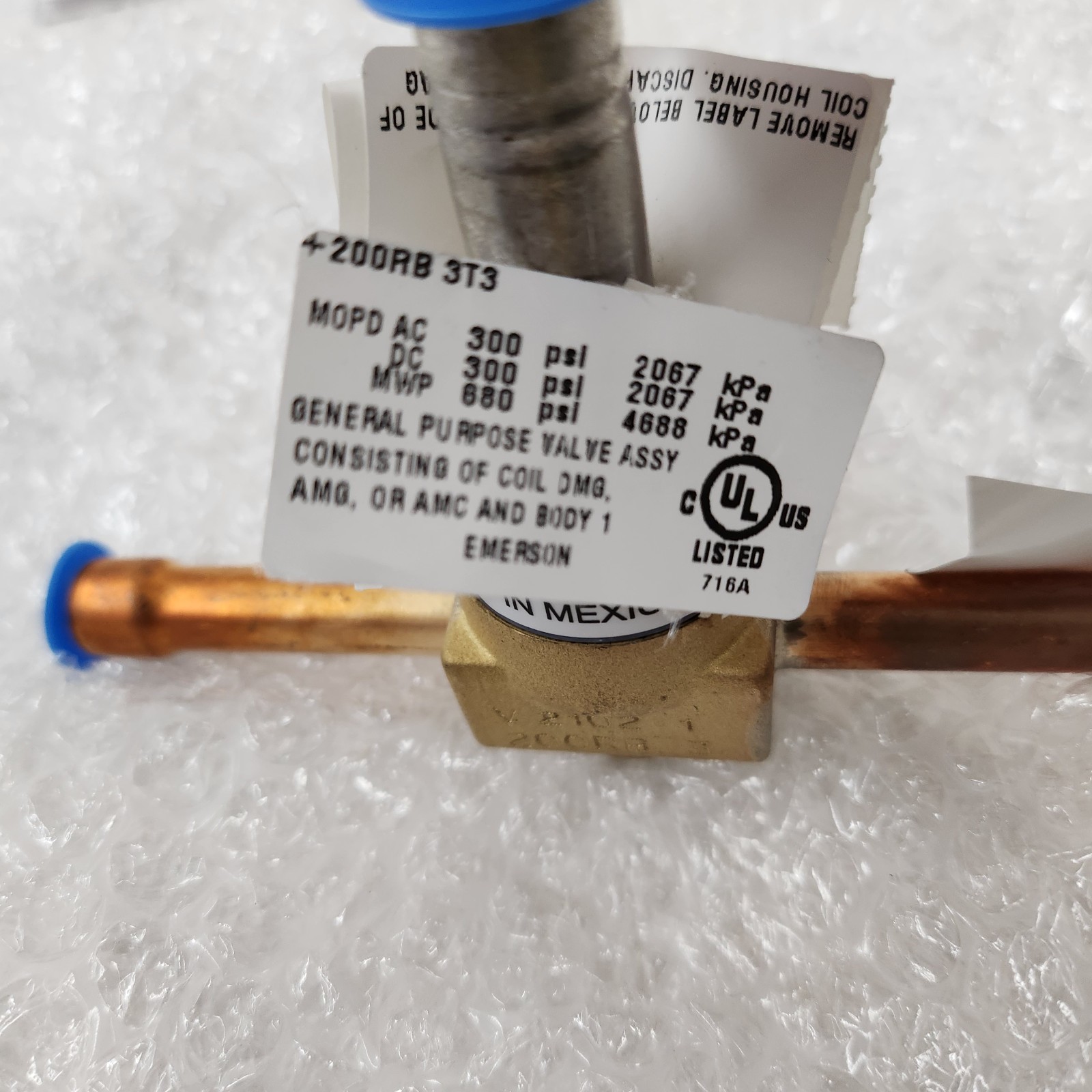 EMERSON REFRIGERANT SOLENOID VALVE / 200RB 3T3 / PCN 049609 / LESS COIL / NEW
