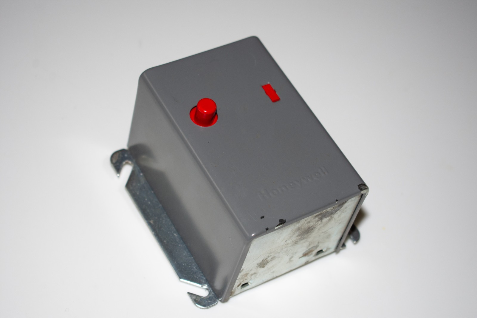 Honeywell R8184G primary oil burner control, several tests done 6-month warranty