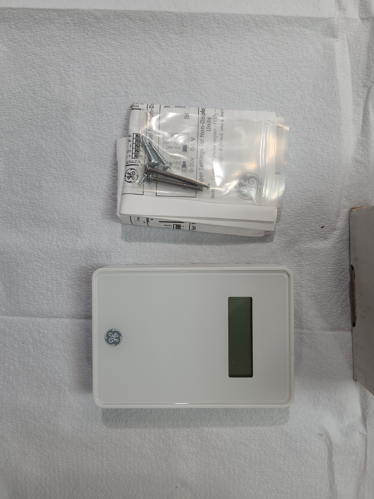 Ventostat T8100-D CO2 Commercial-Grade Ventilation Transmitter & Controller