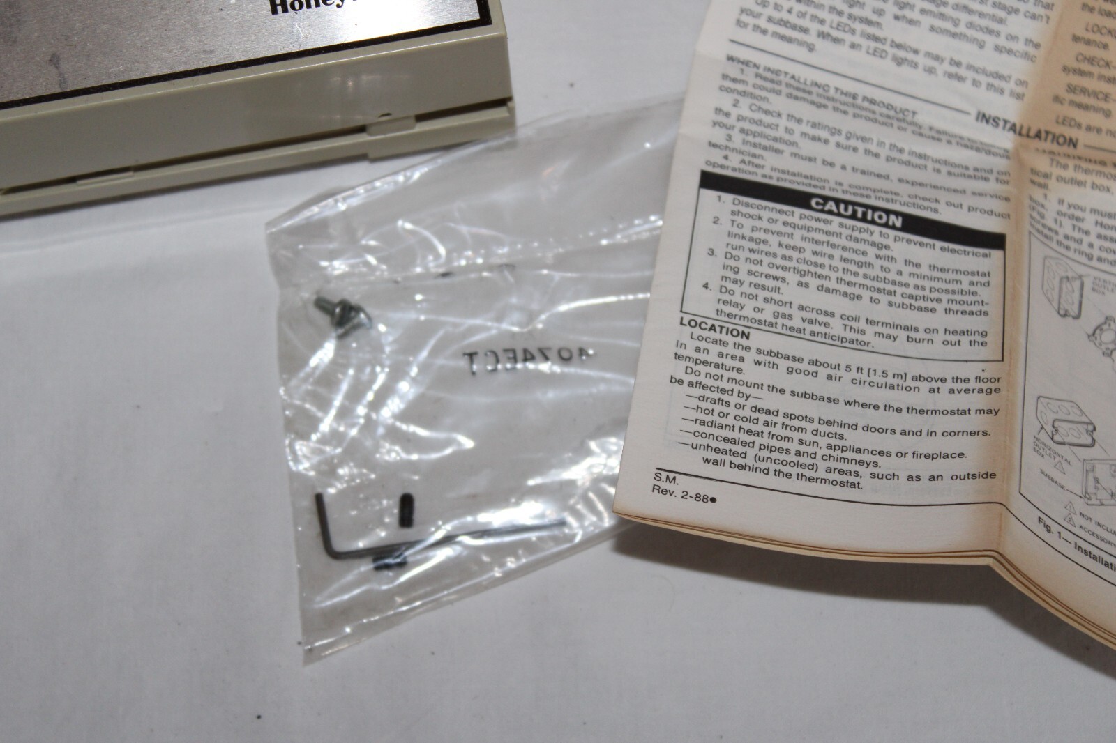 Honeywell T874A1036 Non-Programmable Thermostat Wall-Mounted 30V Max 50-80° F P3