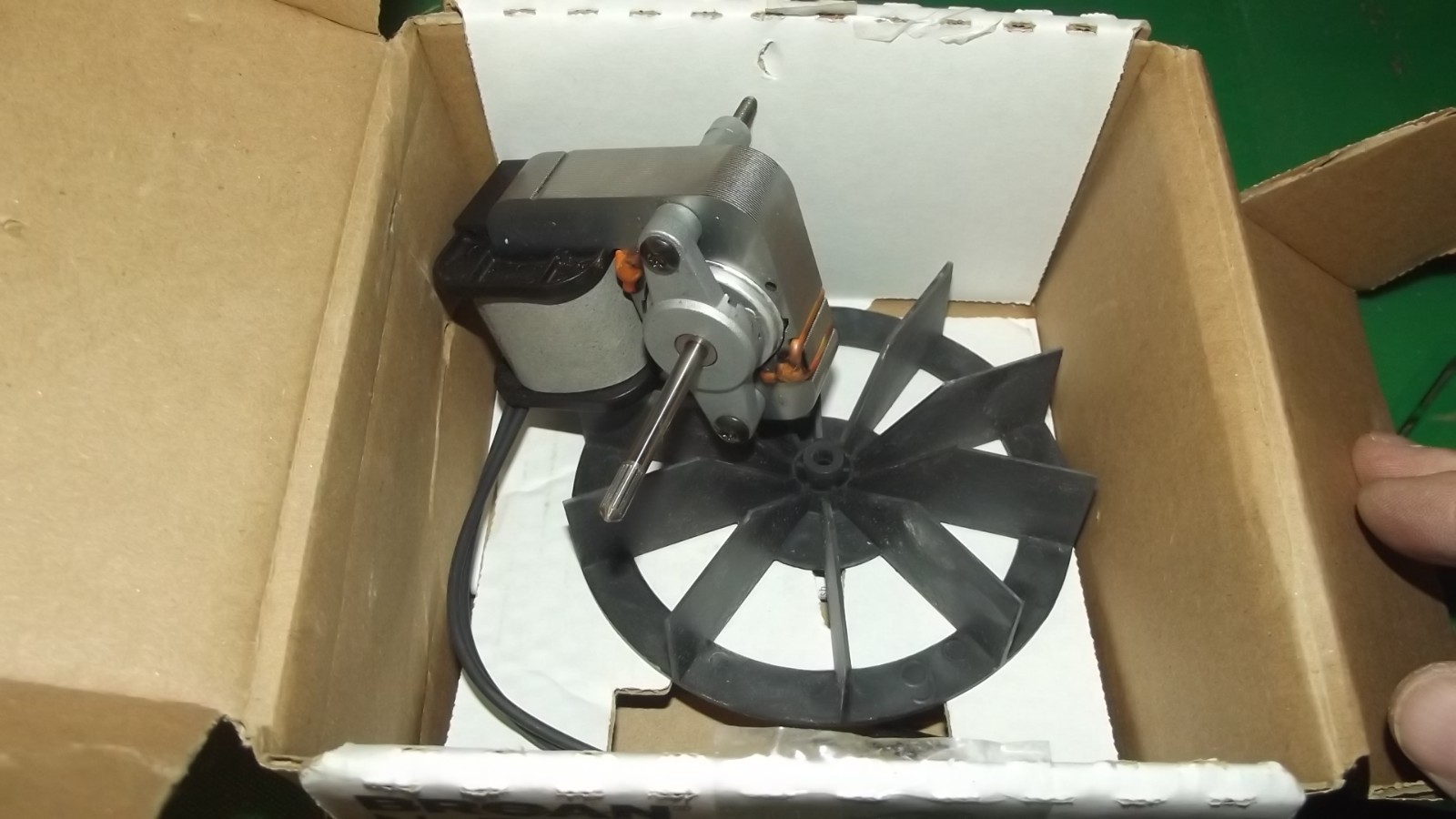 (1)-Broan 120V 50 CFM Copper & Zinc Exhaust Fan Motor Model BP27 t118