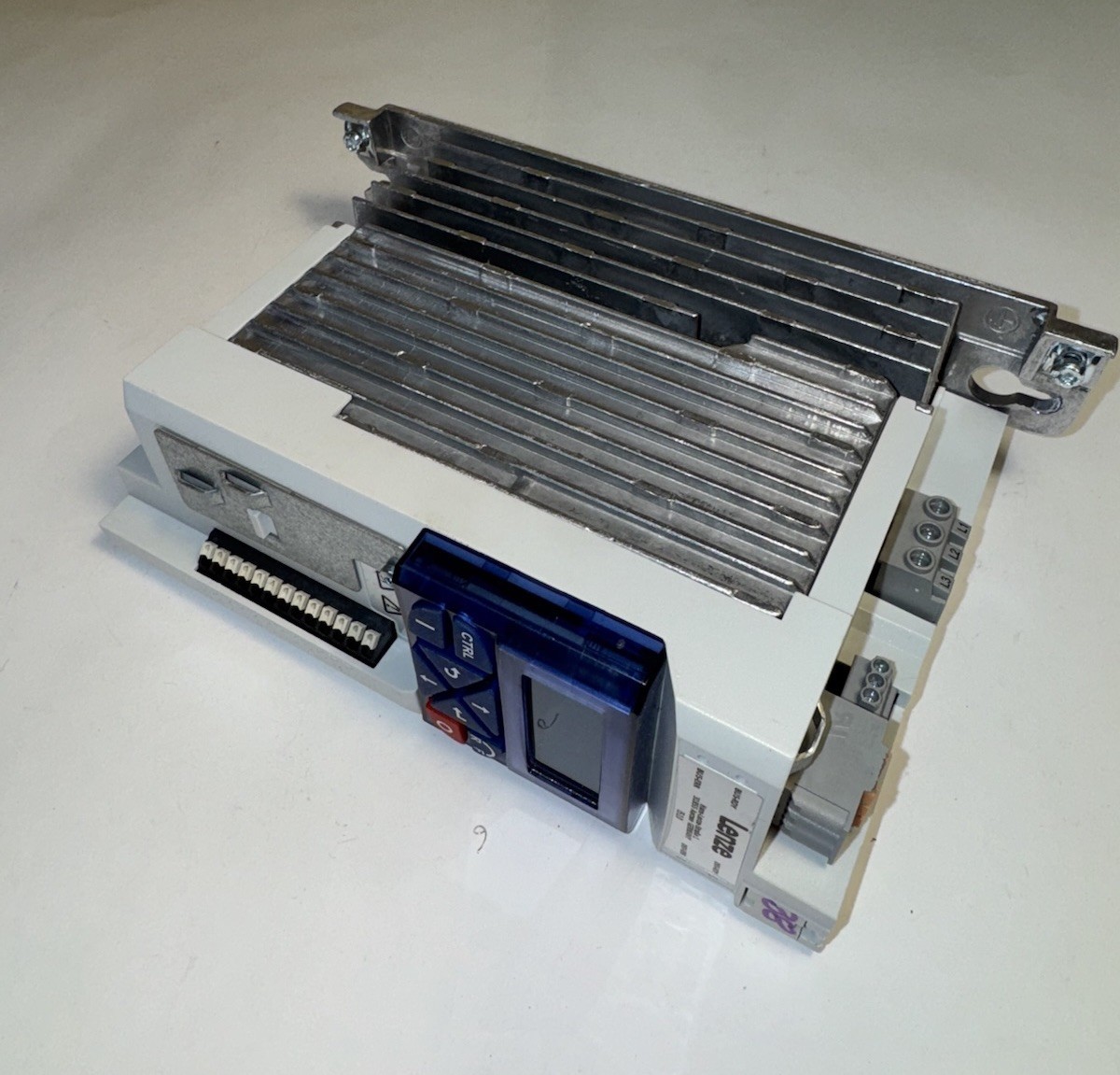 Lenze I51AE137F10V1BAKAS High Voltage AC Inverter Drive i510 400/480