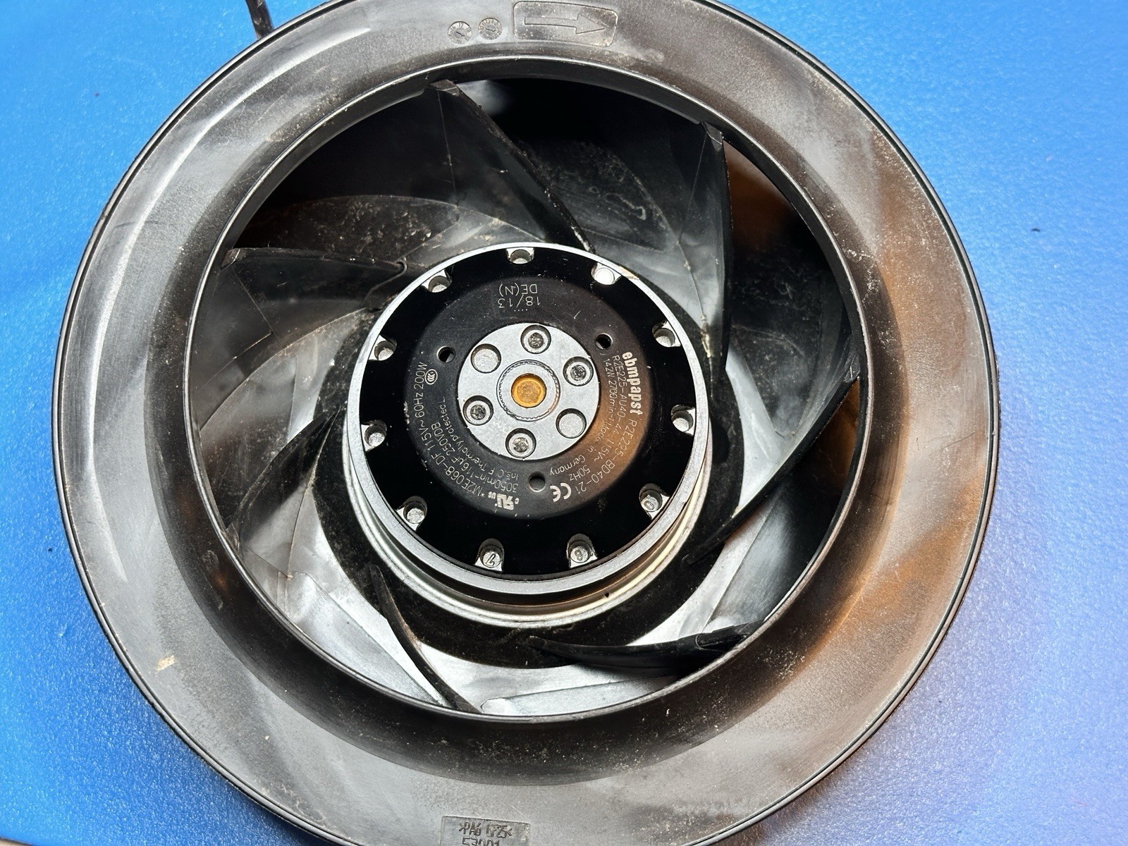 ebm-papst R2E225-BD40-21 Centrifugal Blower Fan 115V 142W 2700 RPM Germany
