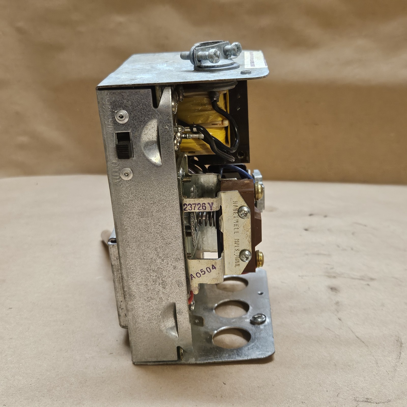 Honeywell Resideo L8148 J 1009 Aquastat Relay Tradeline Boiler Control Unit Only
