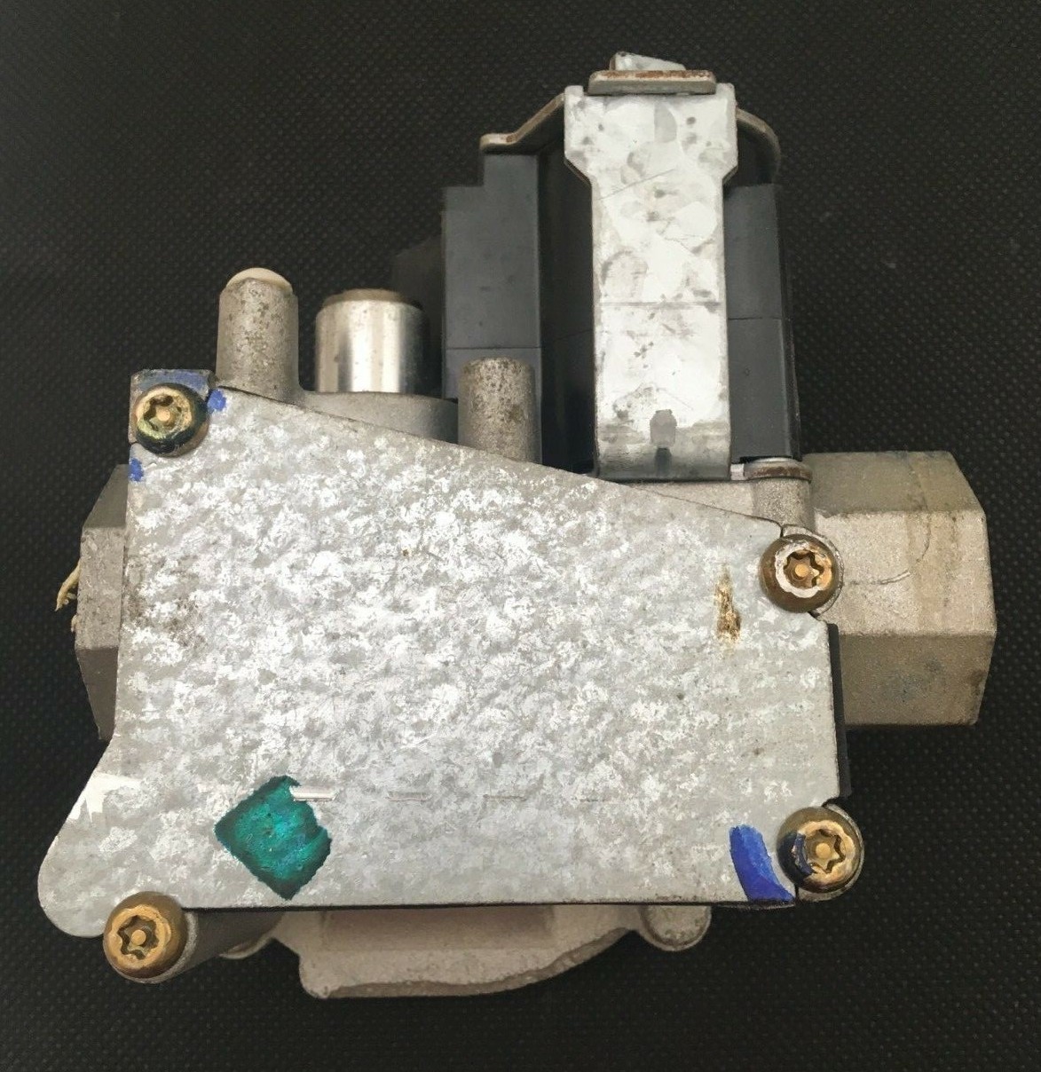 WR GEMINI 36G22Y Type 202 FURNACE GAS VALVE B12826-28 used #G132