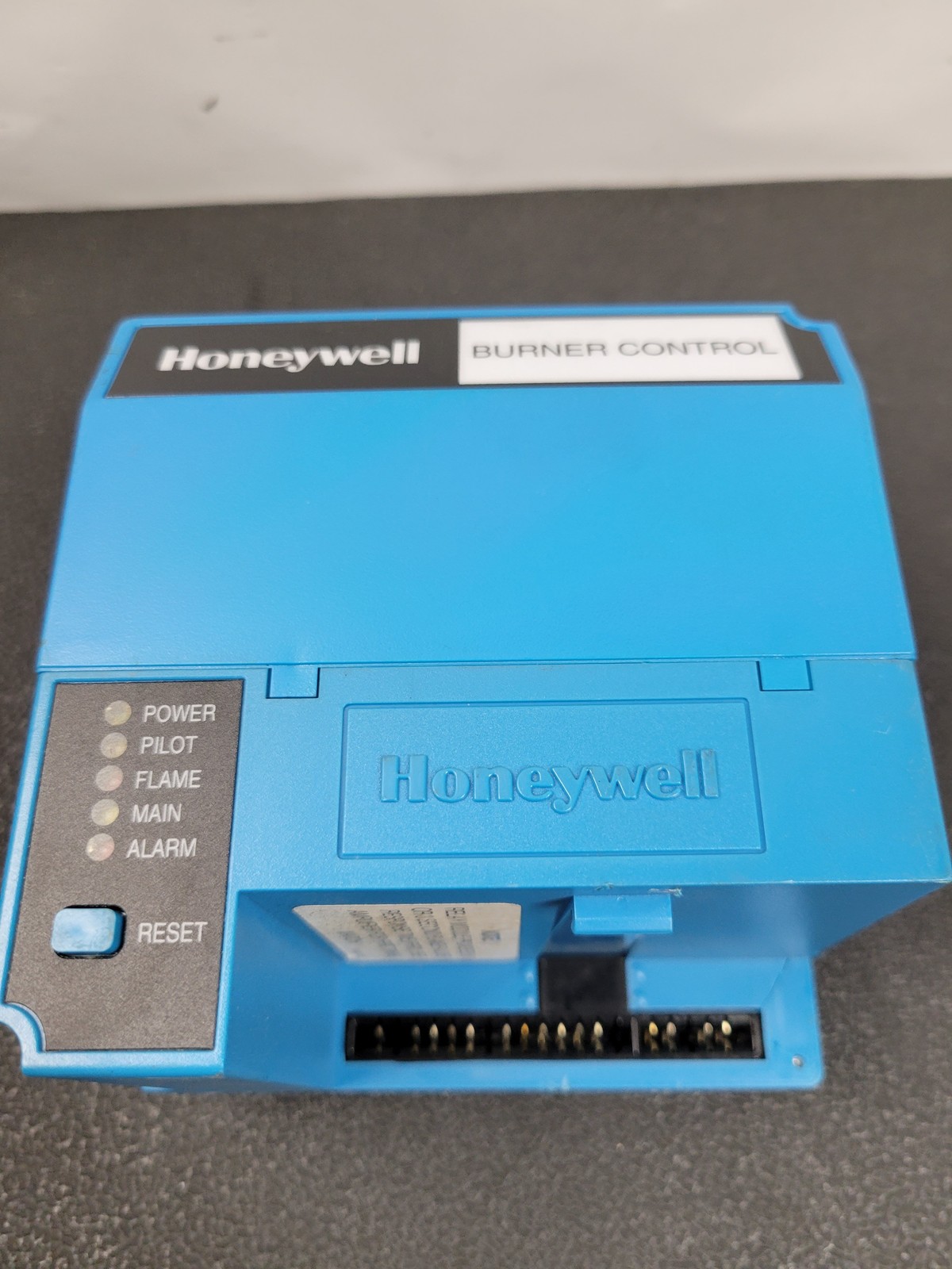 Honeywell RM7890 A 1056 Burner Control Unit RM7890A1015