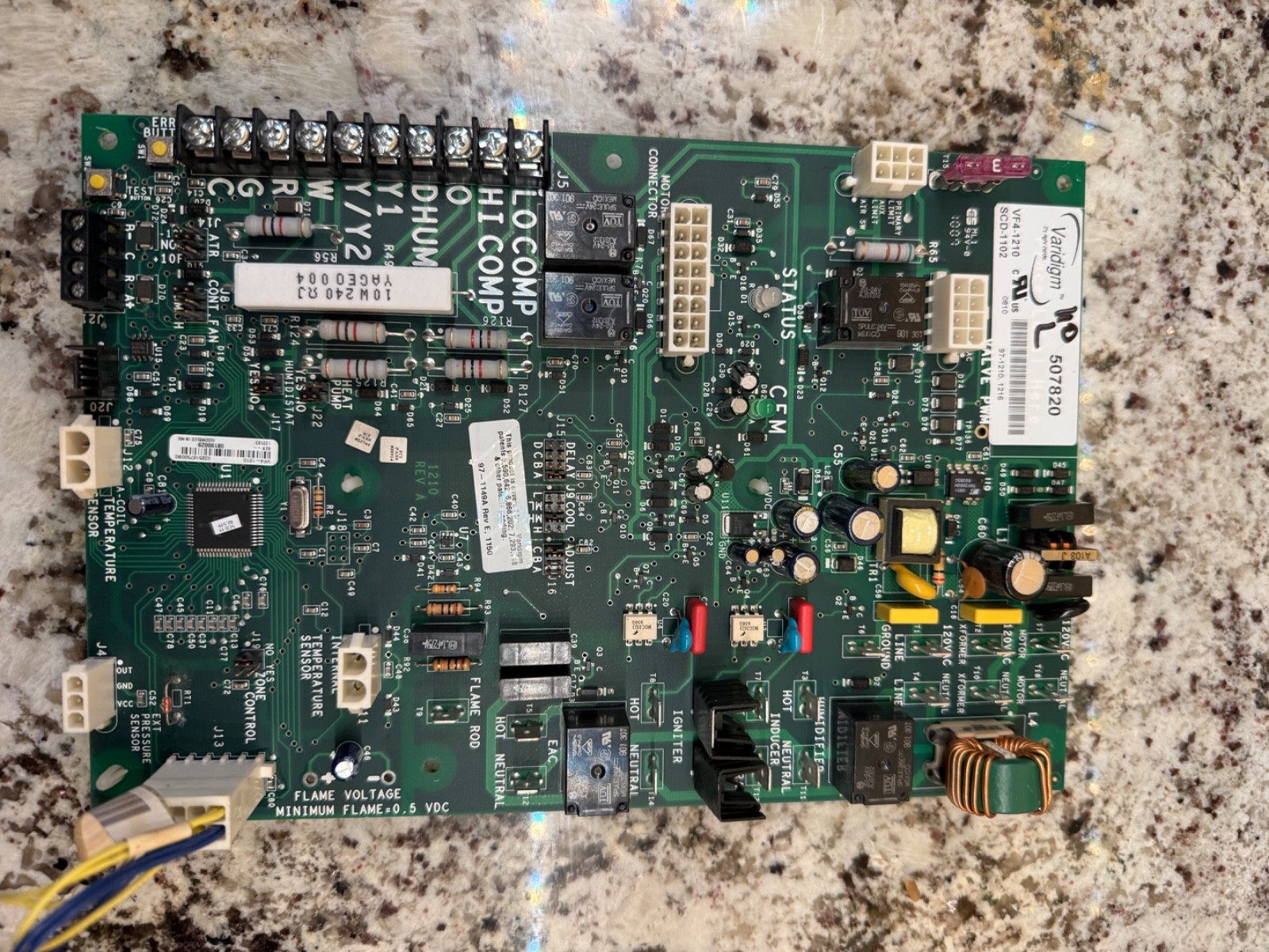 York Luxaire VARIDIGM Furnace Circuit Control Board VF4-1210 SCD-1102 GUARANTEED