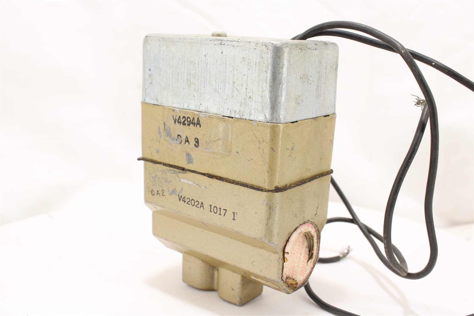 Honeywell V4202A-1017 Main Automatic Gas Valve Safety Shutoff