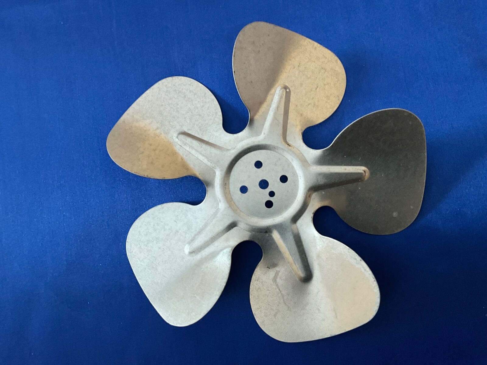 8” CW Hubless Premium Grade Fan Blade – 5-Wing 25° Pitch Air-Drive AD8CW25UBG