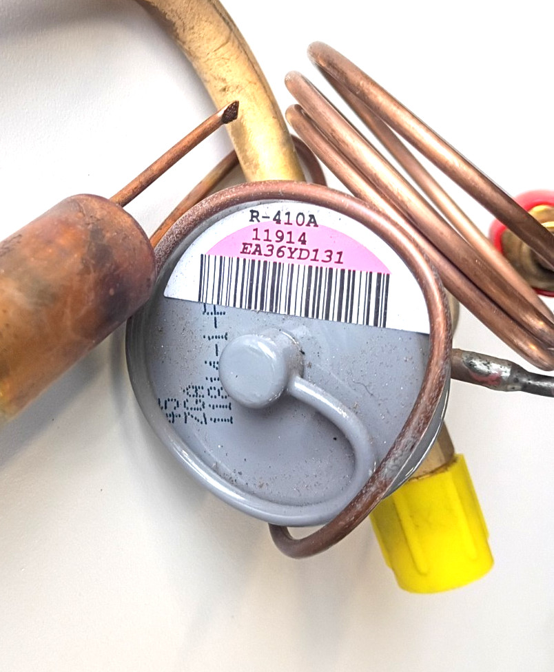 New OEM Carrier Bryant Payne TXV EA36YD131 Expansion Valve & Hardware
