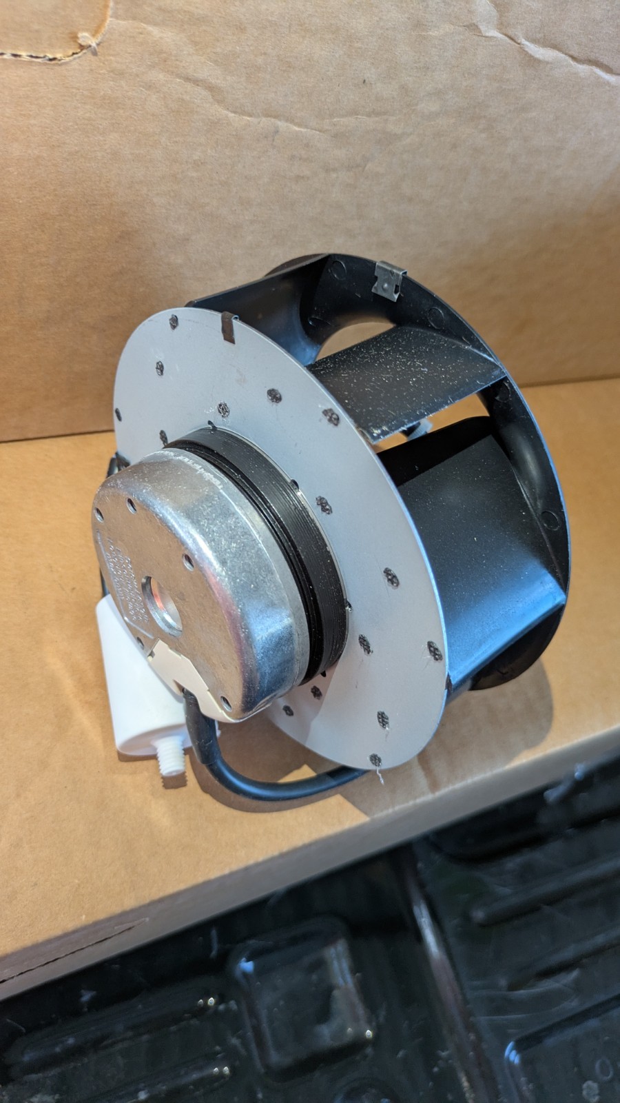 ECOFIT H03-A0 2RREuA35 133x42R I 44 CL.F 400V 230V 50/60Hz Backward Curved Motor