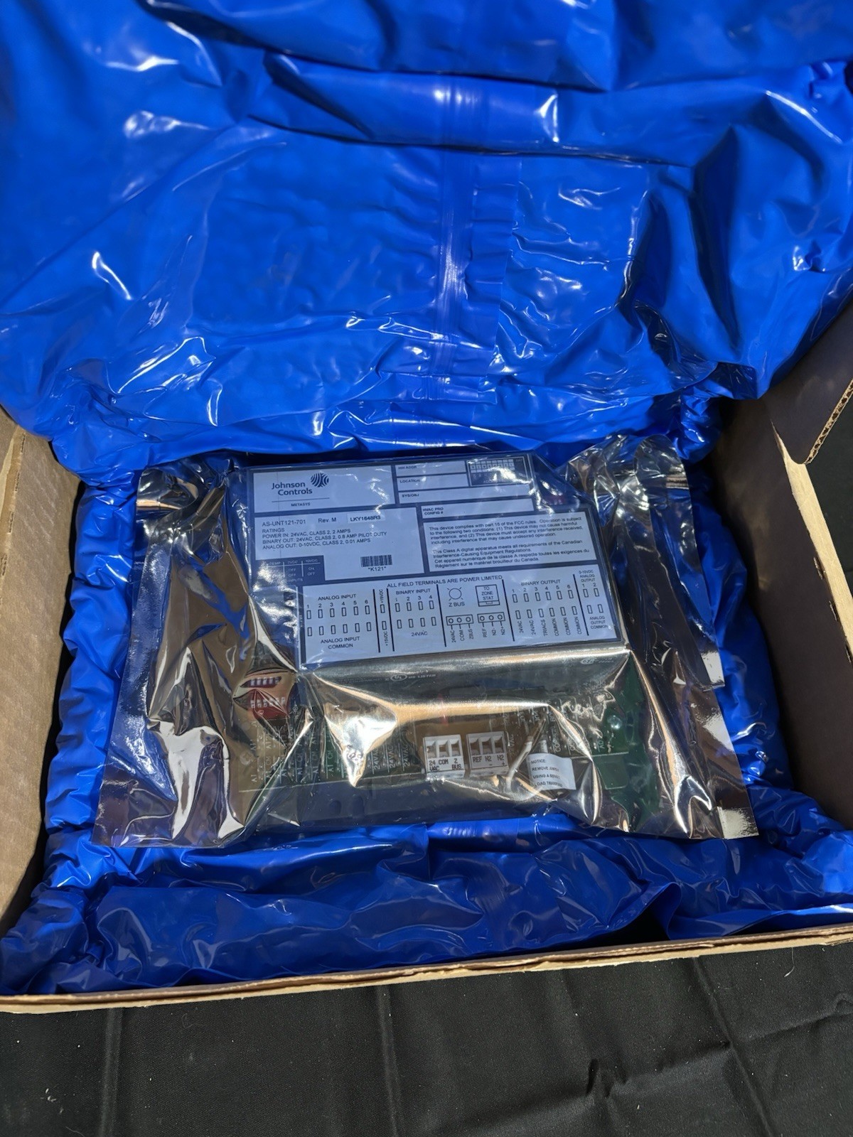 Johnson Controls AS-UNT121-701 Metasys Unitary Controller UNT121-1 N2 Bus 24V HV