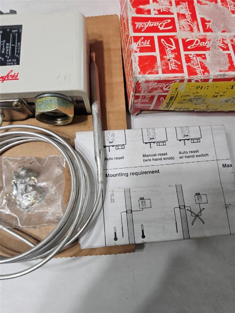 Danfoss 060L202966 Temp Control Auto Reset Pressure Switch KP73