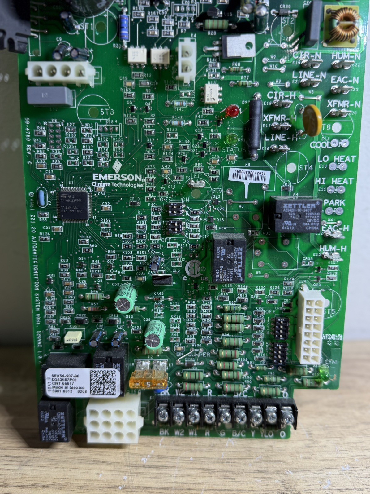 Emerson 50V54-507-90 Furnace Control Board TRANE D343687P01 CNT06017