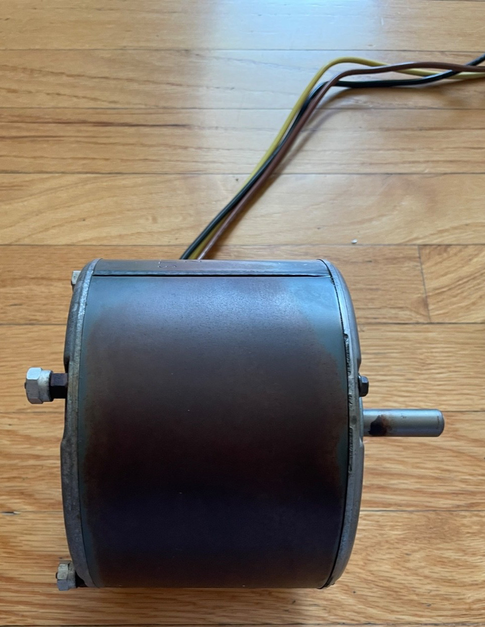 GE Condenser Fan Motor HC35GE237; 5KCP39DFS773S from a Carrier 38TZA030320; USED