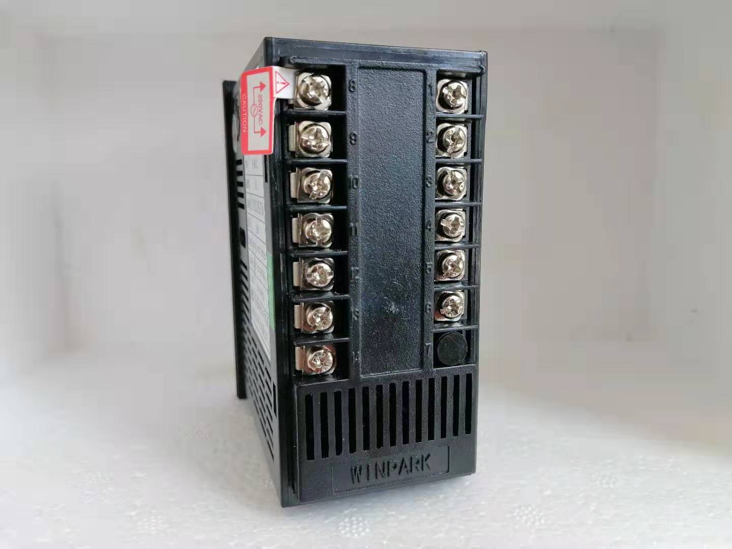 CHB402-021-0131013 Output 0~400 degrees 45 * 92 temperature controller
