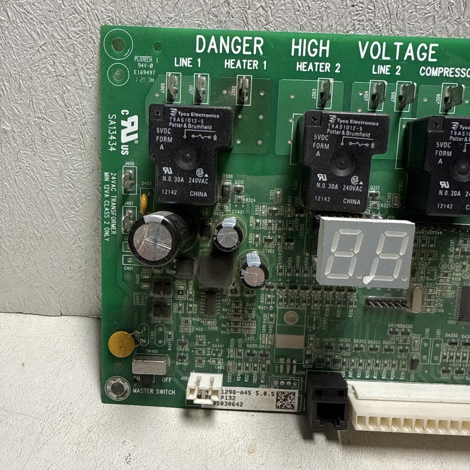 Amana PCBCP132 40-1129Q-A45 1205030642 Control Board