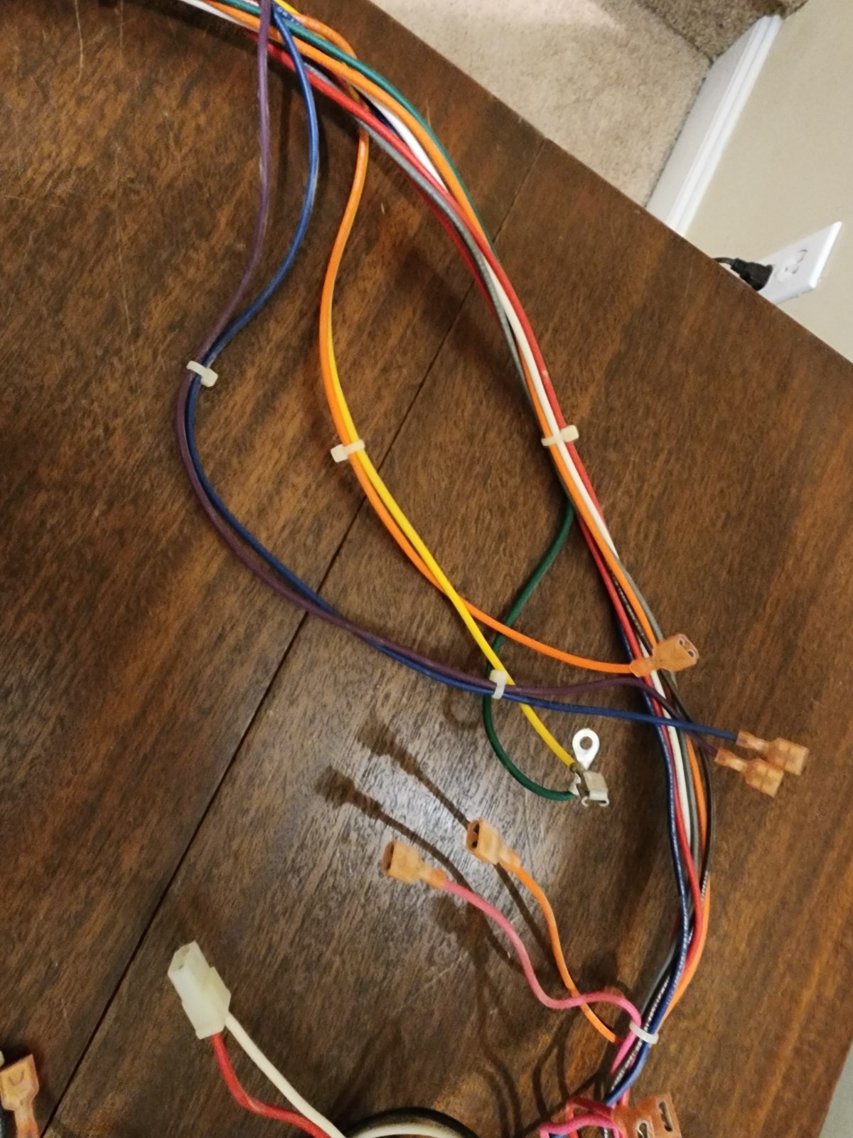 USED GOODMAN WIRING HARNESS. FURNACE MODEL NUMBER GMS90703BXA