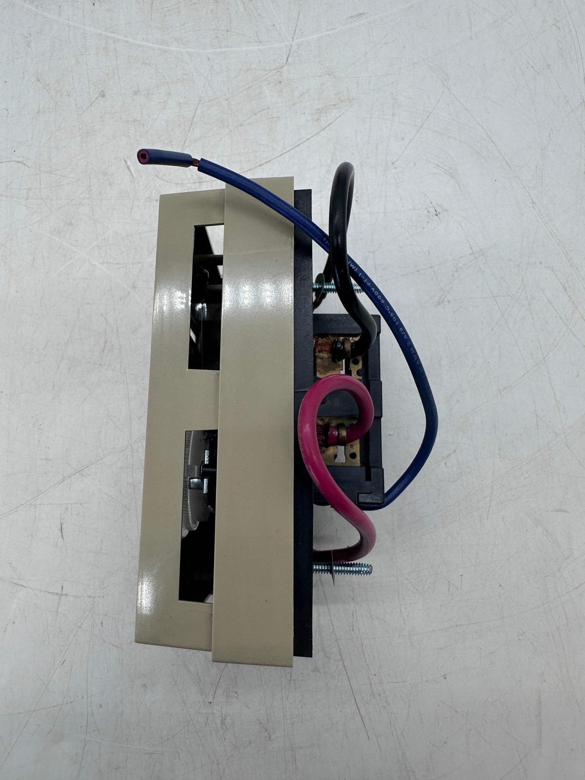 Honeywell T651A3018/U Medium Duty Line Voltage Heat-Cool Thermostat (Open Box)