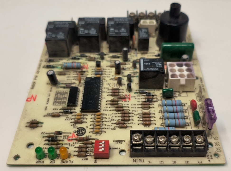62-24140-02 WORKING TESTED 622414002 Furnace Control Board 1028-928