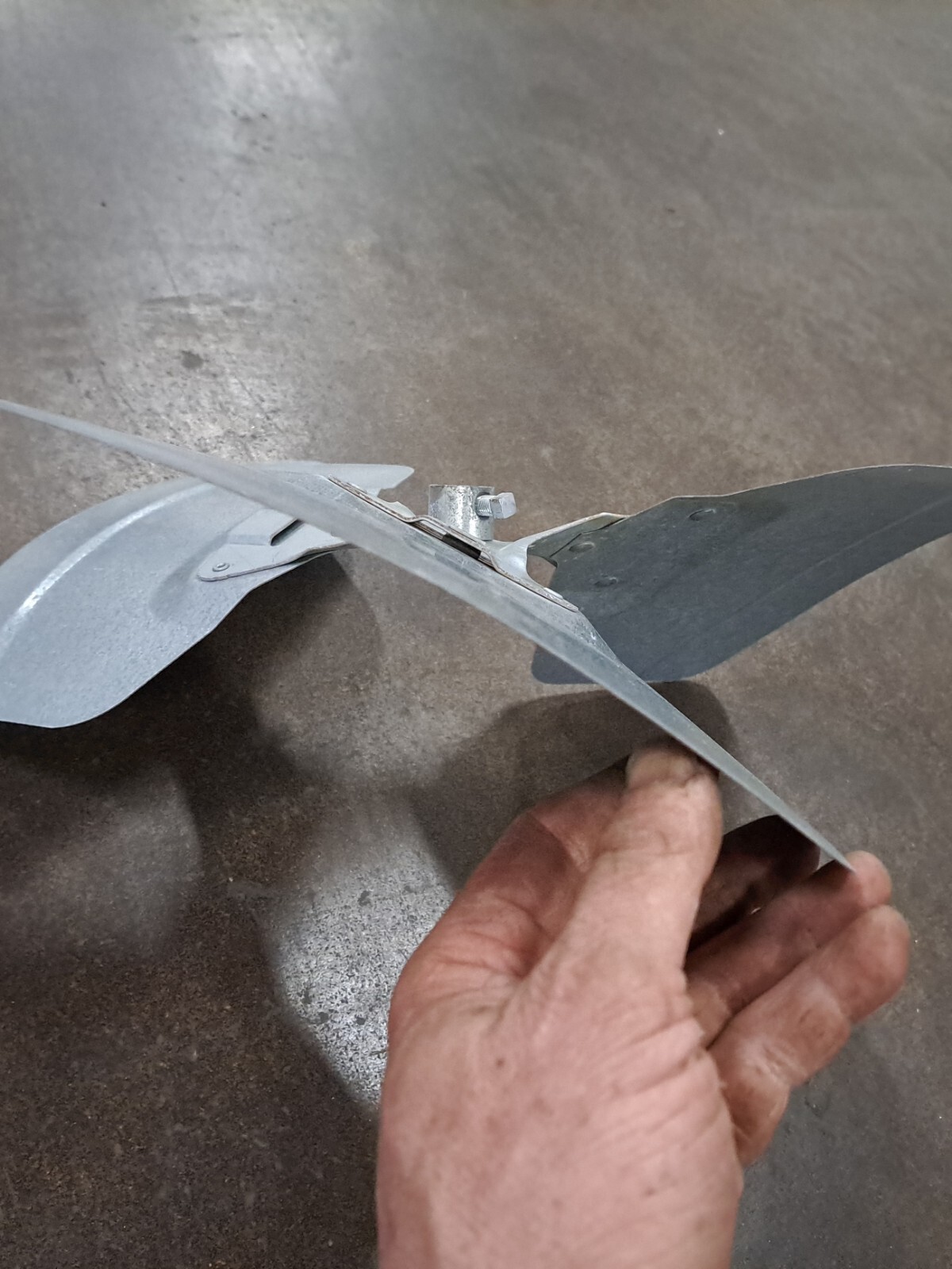 Fan Blade for Lennox 100060-07 / 98M18 18 inch 3 Blade 27 Degree 1/2″ Bore CCW