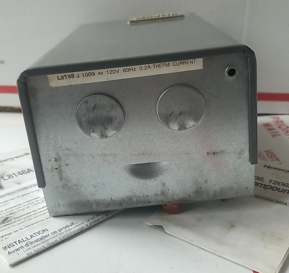 Honeywell L8148 J 1009 Aquastat Relay