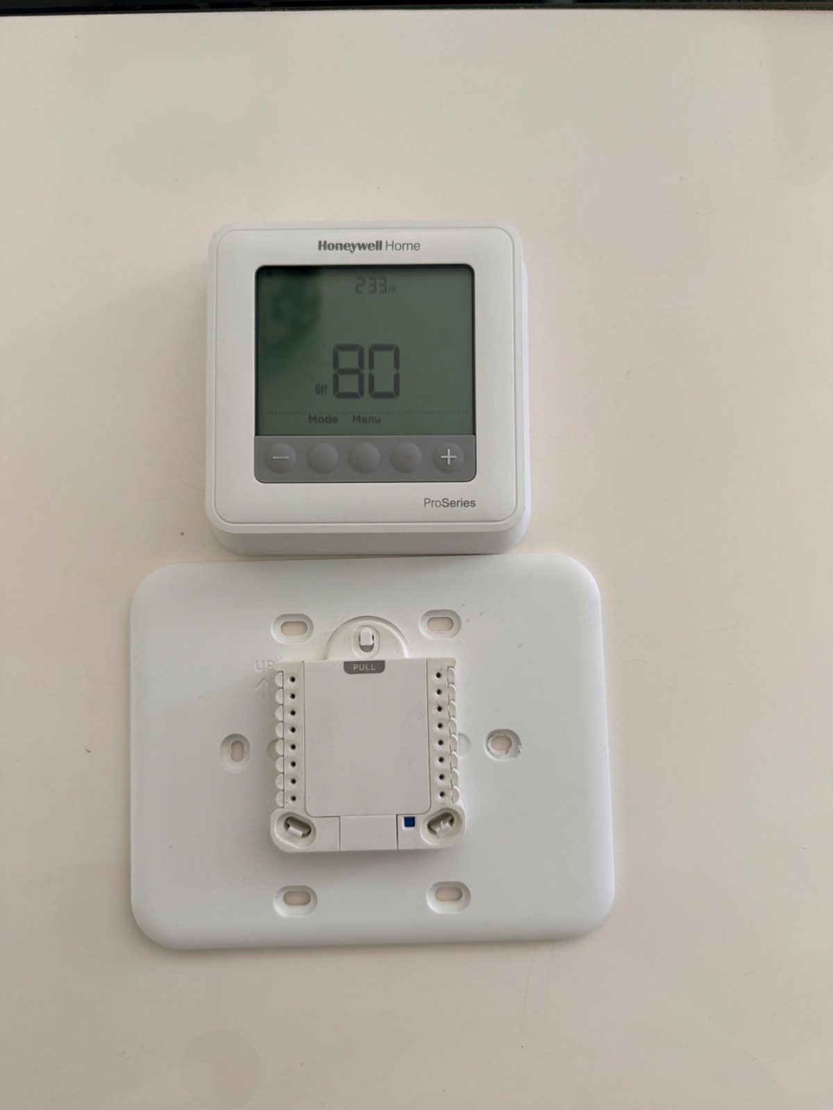 Honeywell PRO TH6100AF2004 T6 Hydronic Programmable Thermostat 5735
