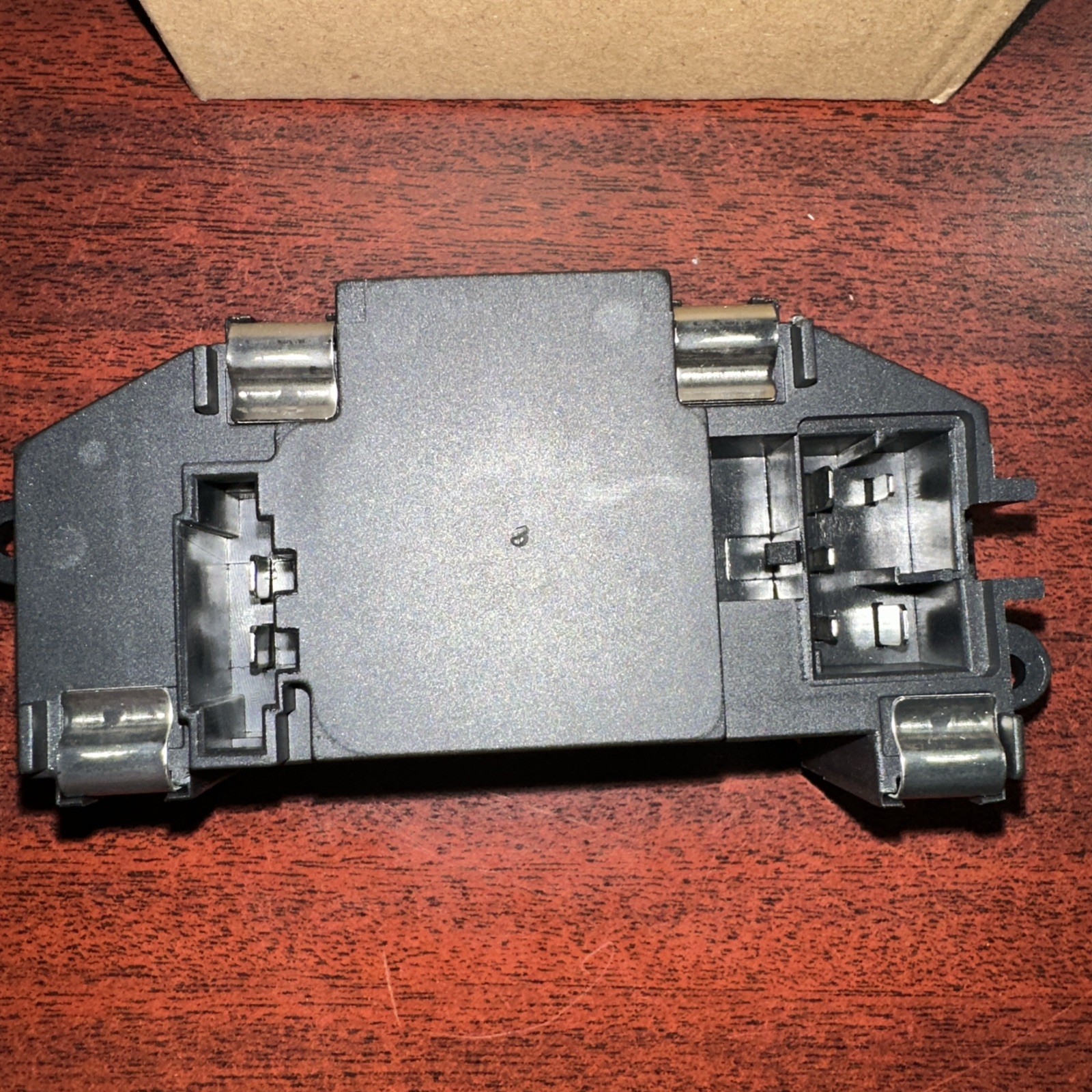 Front Auto Temp Control Blower Motor Resistor compatible with 15-18 Q3 / 08-15 Q