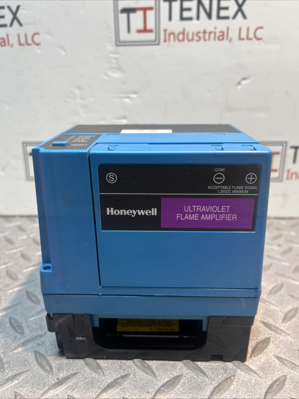 Honeywell Burner RM7895 A 1014 Control Ultraviolet Flame Amplifier E-9