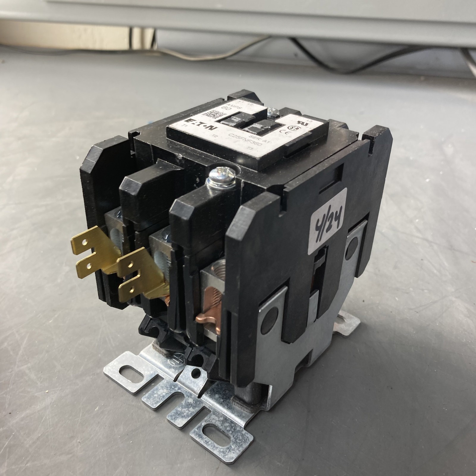 EATON C25FNF360 Cutler Hammer DP Contactor 60 Amp 3 Pole 110/120V Coil