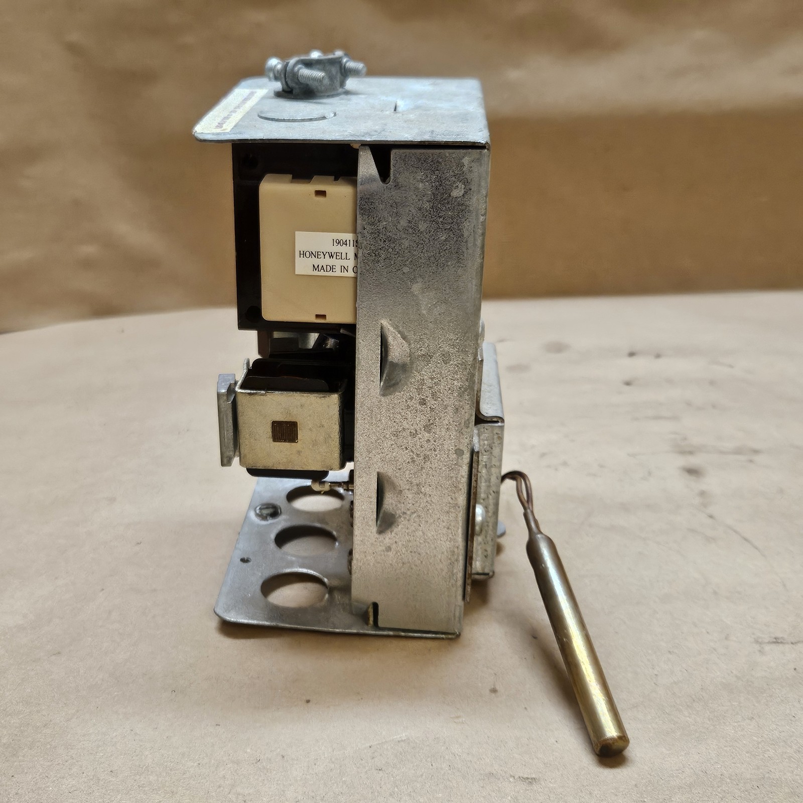Honeywell Resideo L8148 J 1009 Aquastat Relay Tradeline Boiler Control Unit Only