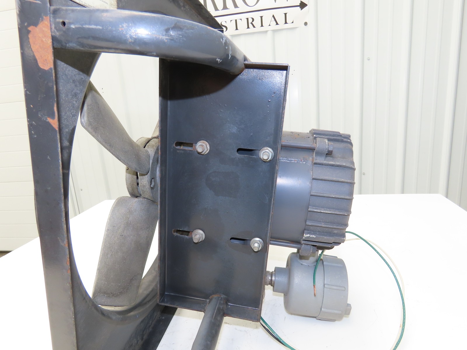 Dayton 3XK37 16″ Exhaust Fan 1/4Hp 1725rpm 115V 1PH Haz Loc Motor 20″Sq Frame