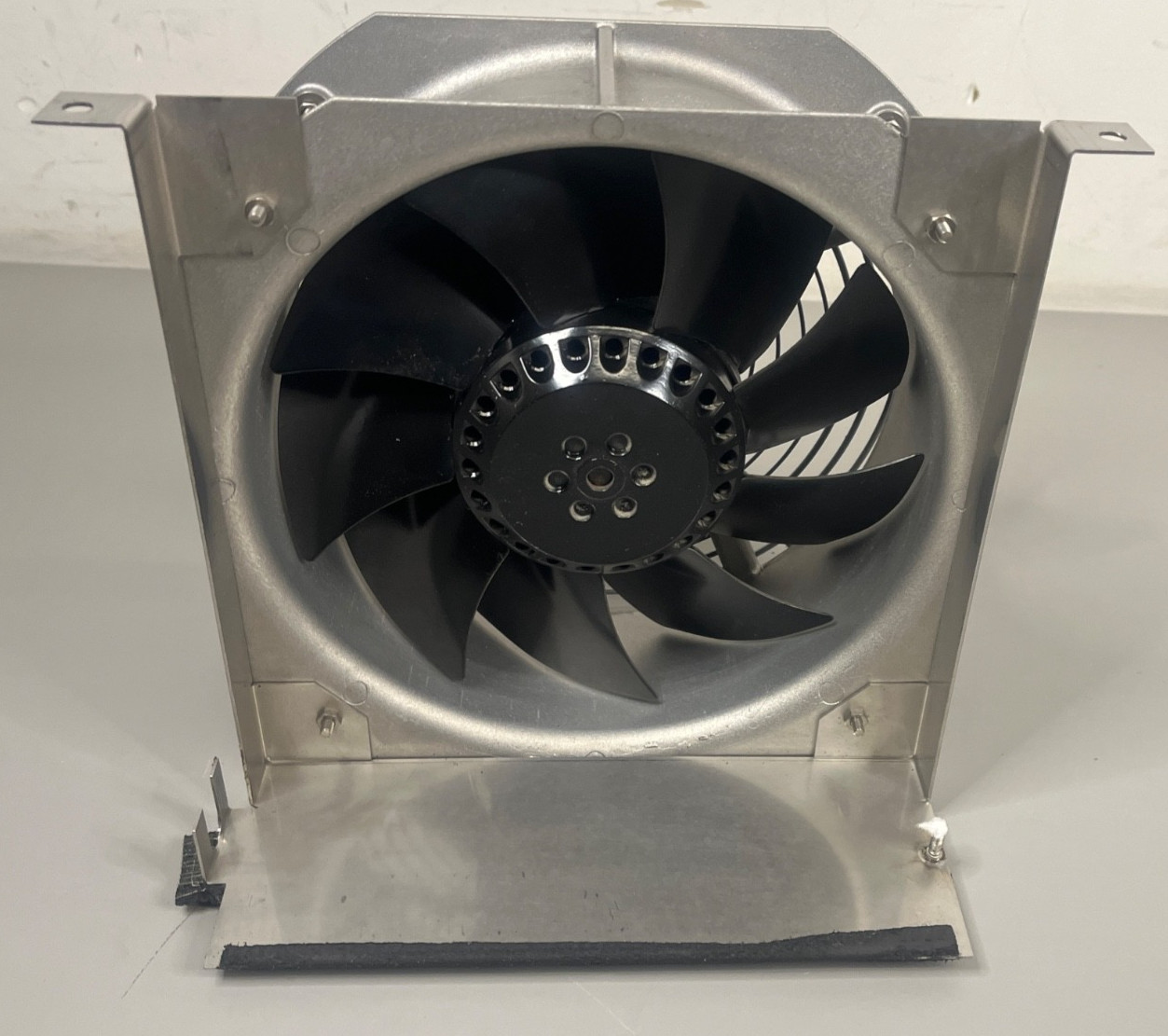 ebm-papst W4S200-HH16-05 Axial Fan 115V 1550RPM 40W Assembly