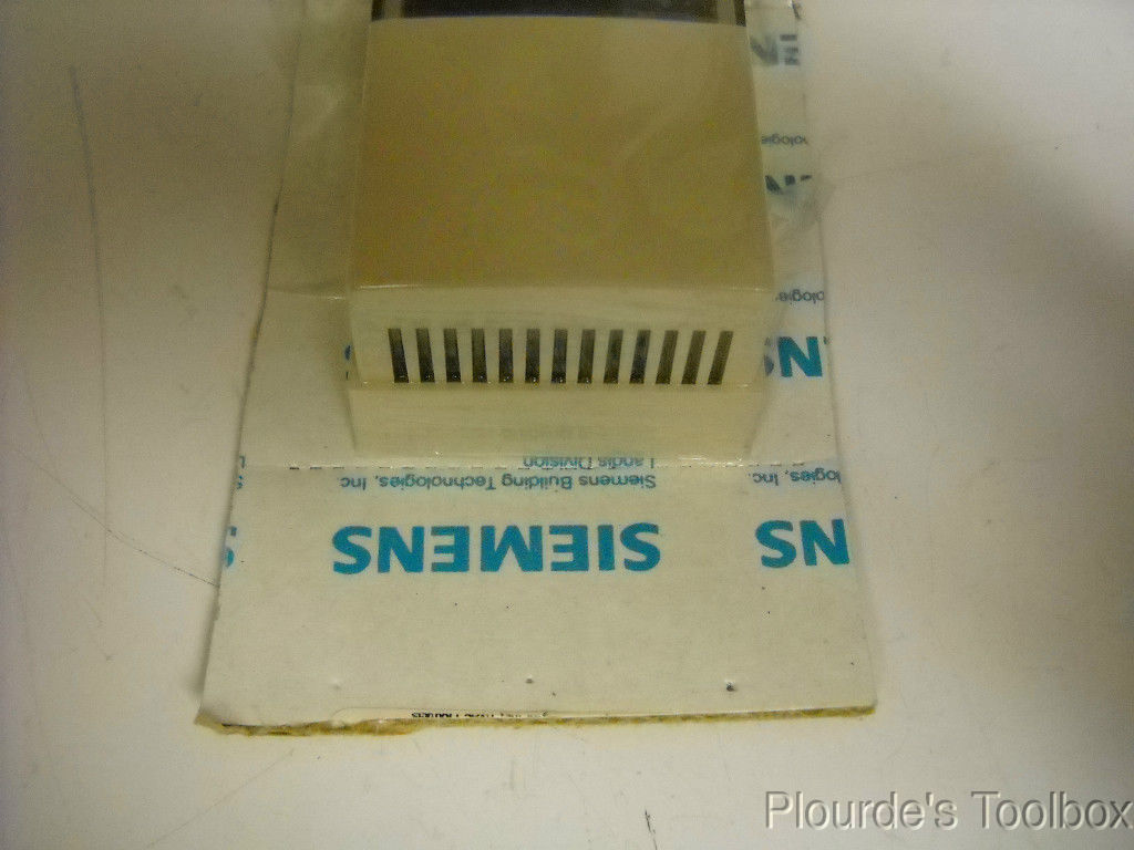 New Siemens Building Tech Thermostat Cover Beige / Off White, Model 192-264