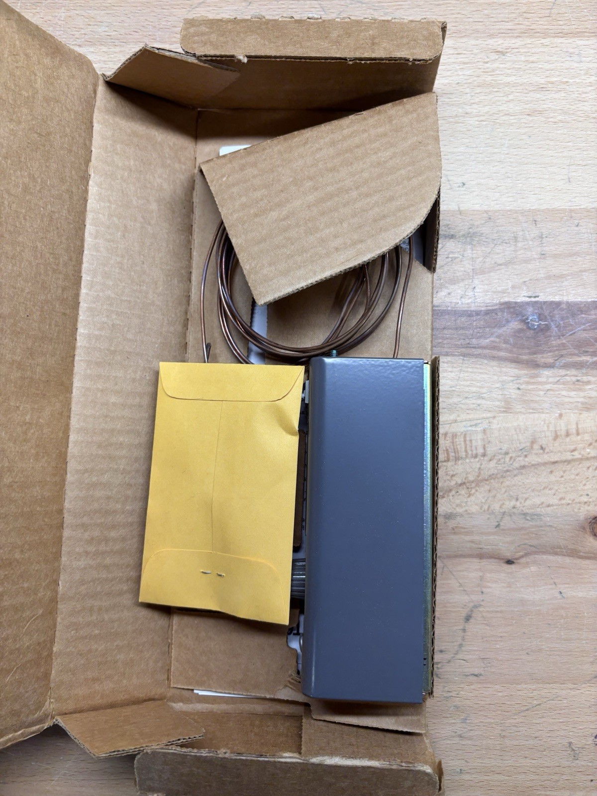 New in box Honeywell T6031A1136 Refrigeration Temp Controller -30 – +90F 8′ Cap