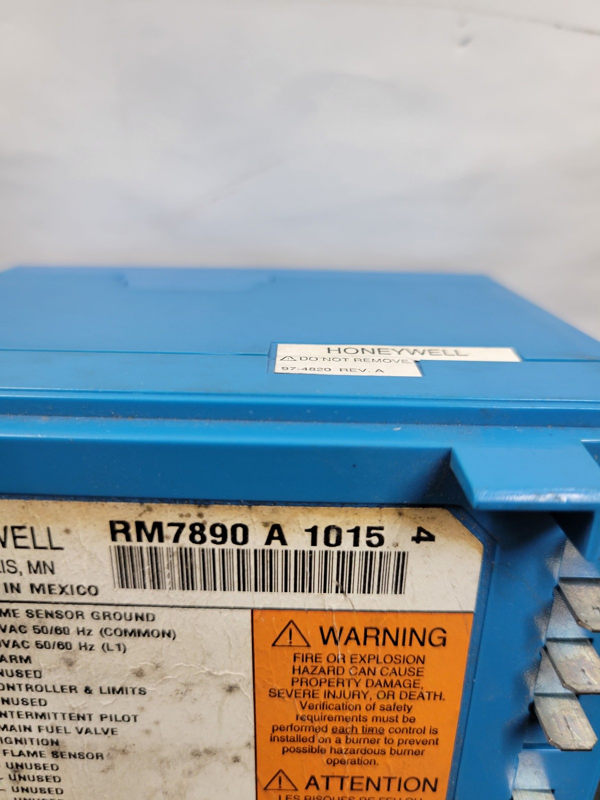 Honeywell RM7890 A 1056 Burner Control Unit RM7890A1015