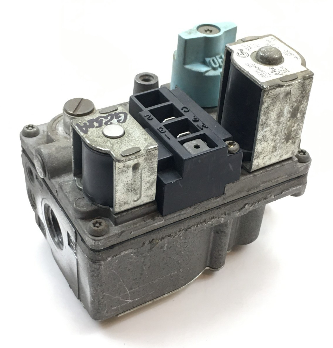 WHITE RODGERS 36E36 252 Gas Valve C729668P01 in and out 1/2″ used #G258A