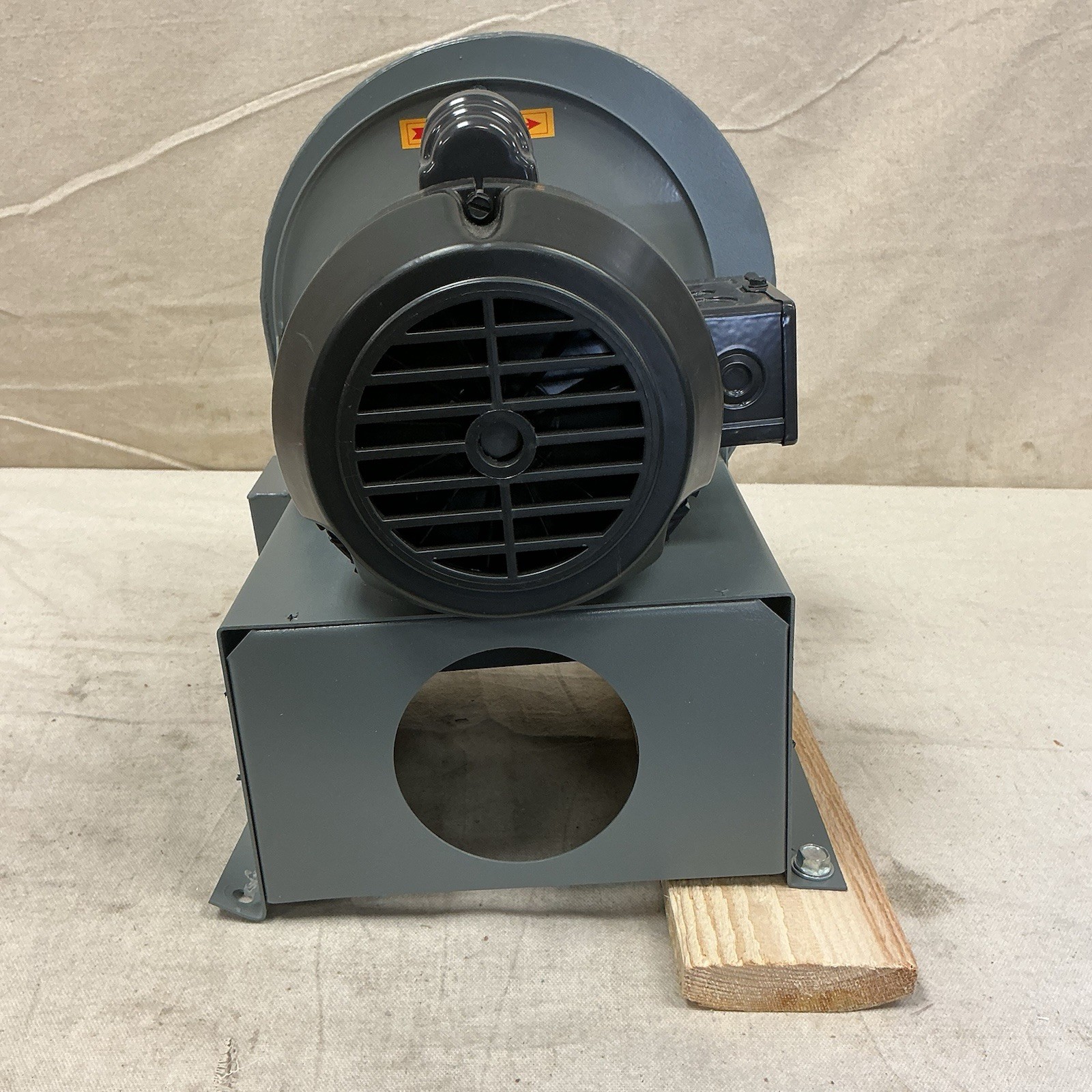 DAYTON 48LX10 High Pressure Blower 7 3/4″ Wheel 70cfm 1/3hp