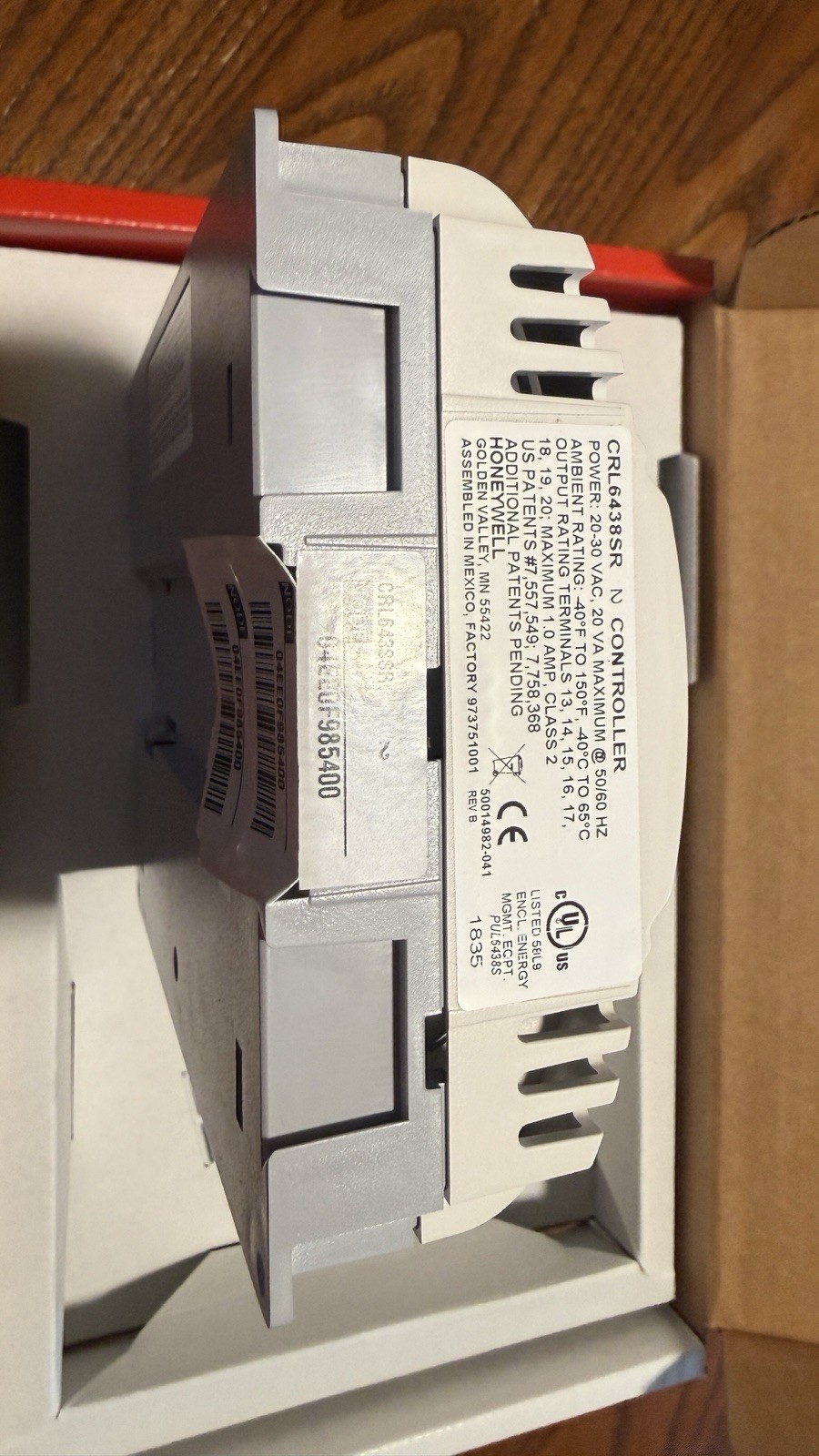 Honeywell YCRL6438SR1000 LCBS Connect Controller and Commercial Thermostat