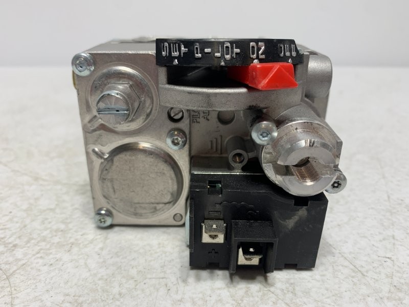 Robershaw 720-400 Dual Valve 24V 1/2″ x 3/4″ 150000 BTU