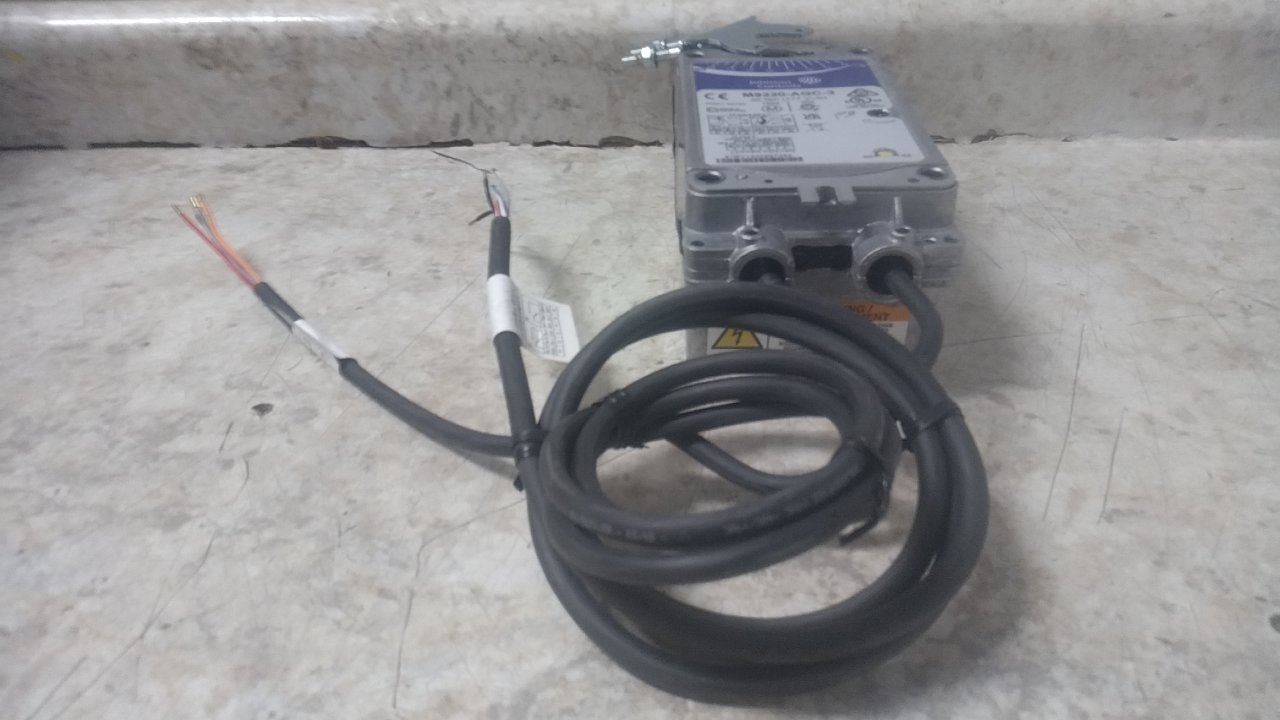 Johnson Controls M9220-AGC-3 24VAC/DC 177 In-Lb Torque Spring Return Actuator