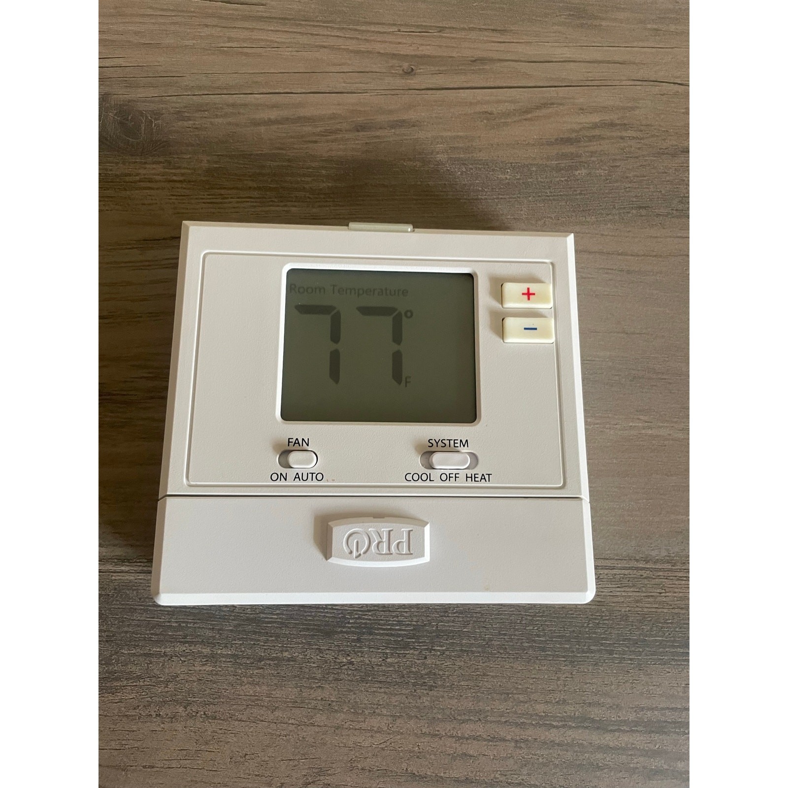PRO1 T701 Non-Programmable 4 sq. inch Display Thermostat -TESTED