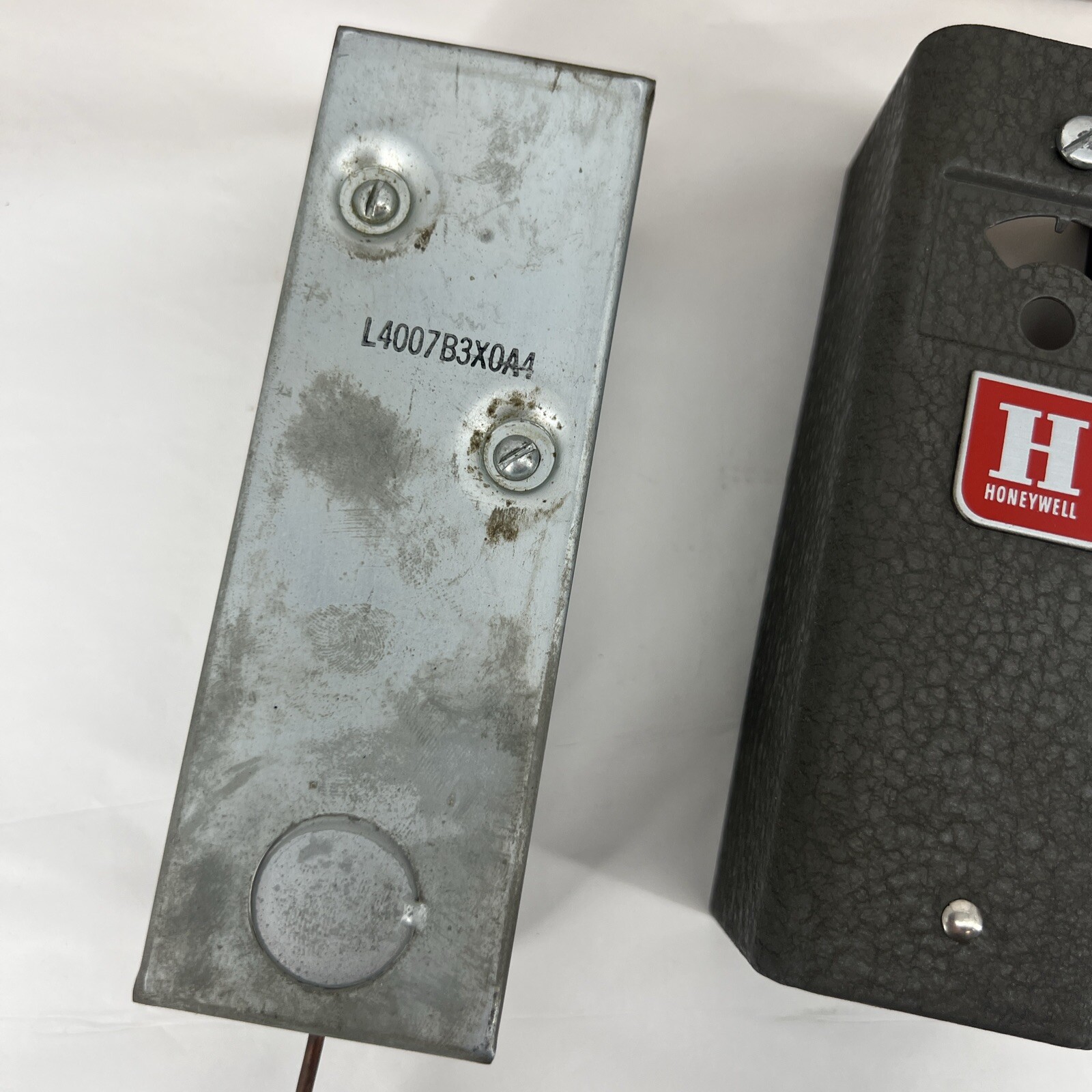 Honeywell L4007B3X0A4 Well Immersion Control 100 to 240 Degrees