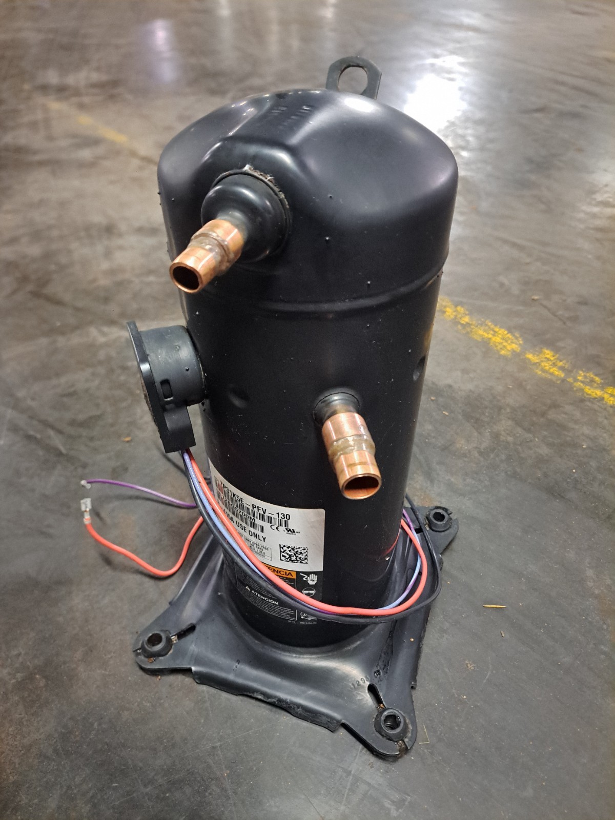 Copeland 2.5 Ton Scroll Compressor ZP31K5E-PFV-130 R410A 220V 1 PH used (L: T10)