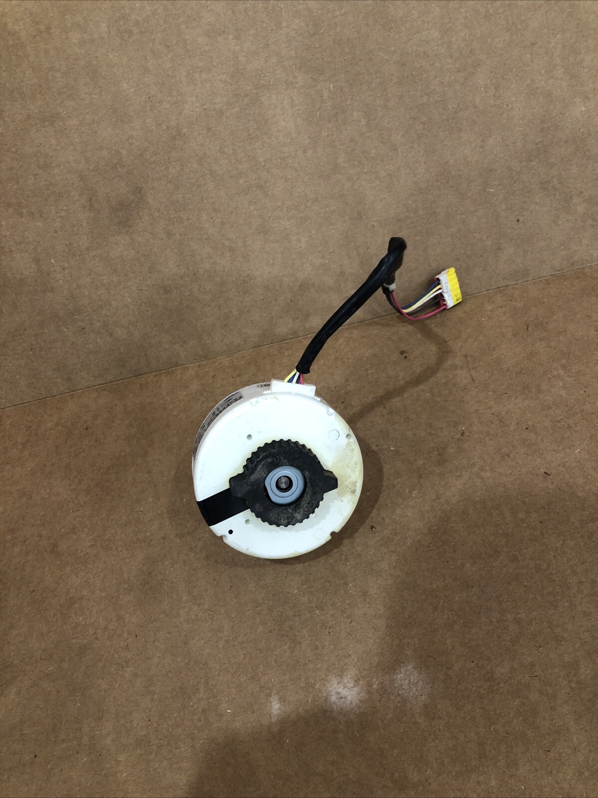 NIDEC SHIBAURA SIC-41CVJ-B415-1 15 WATT DC BRUSHLESS MOTOR 140-165V 1600 RPM