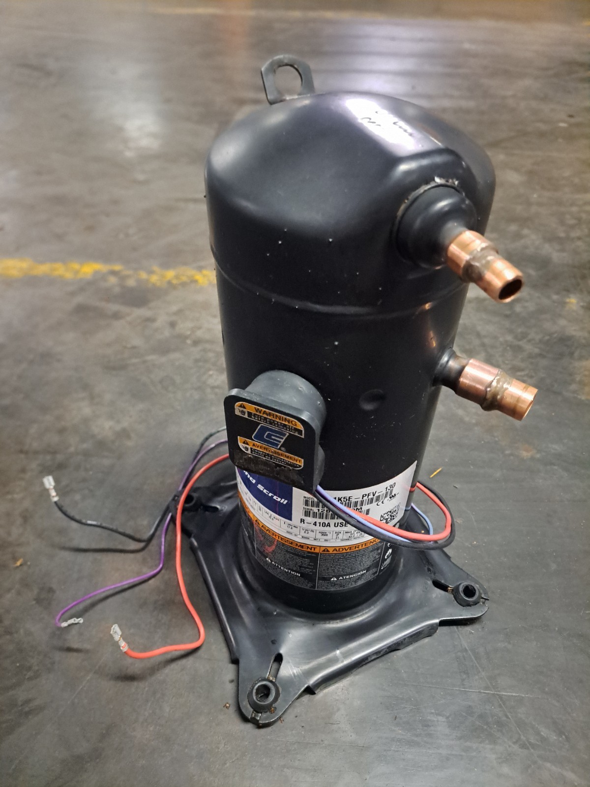 Copeland 2.5 Ton Scroll Compressor ZP31K5E-PFV-130 R410A 220V 1 PH used (L: T10)