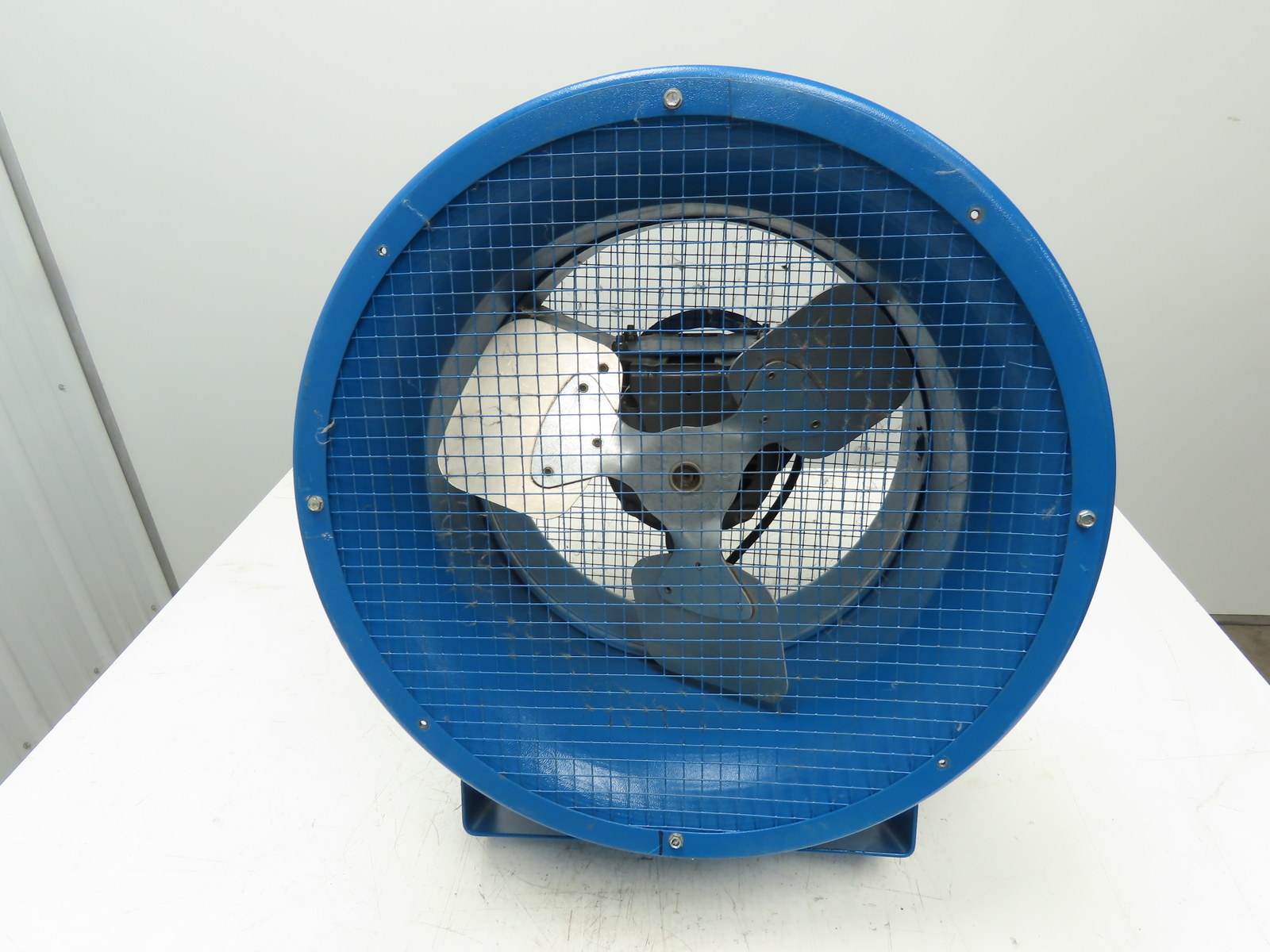 Patterson H14C-CS Industrial Circulation Fan 14″ Blade 277V 1Ph 1/4HP 2600 CFM