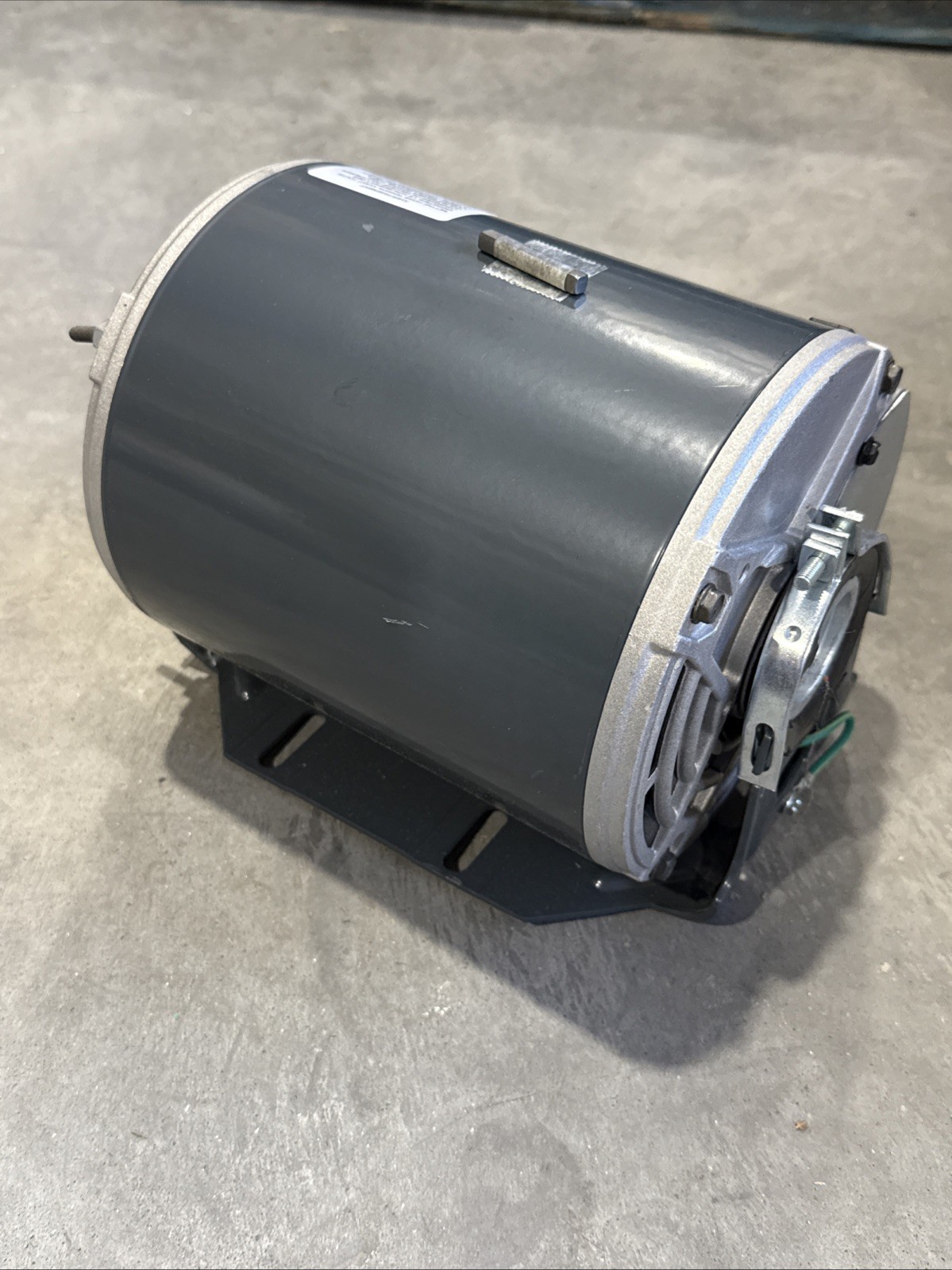 LEESON ,5K46MN4087 HVAC MOTOR, 1 HP, 208-230/460V AC, 3-PHASE, 490T72,
