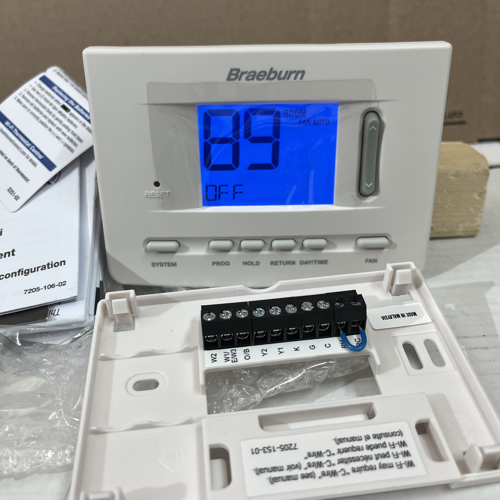 Braeburn 7205 BlueLink Wi-Fi Programmable Thermostat 24V Digital White Wall