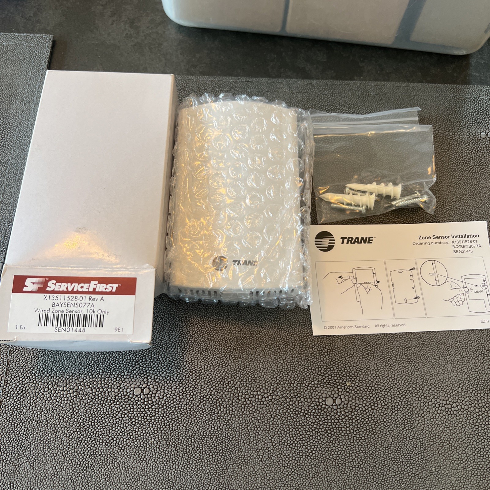 Trane Service First X13511528-01 Rev E Wired Zone Sensor BAYSENS077A NIB Free Sp
